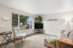 Central Location, Cozy Furnished Apartment #4.