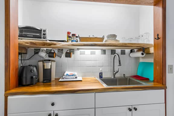 Nestled across from beach, find a versatile studio.
