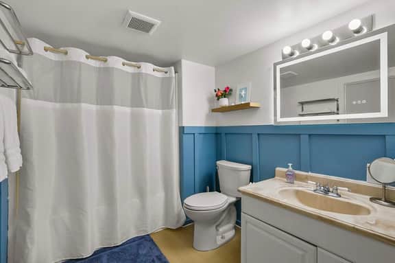Large 3 bed home on Terrell creek near beach & state park