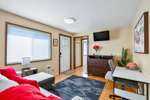Full Apt with large kitchen across the street from the beach.