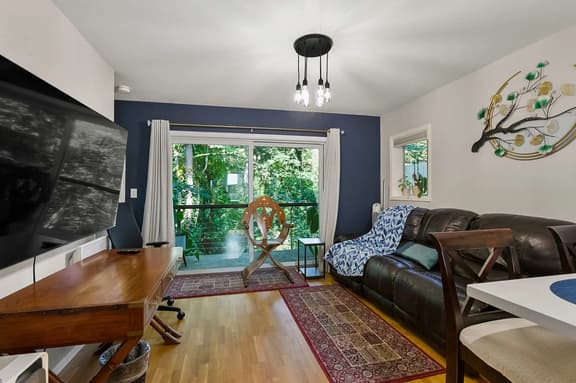 Peaceful, centrally located condo in Magnolia